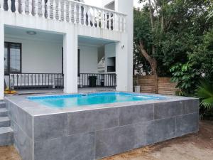 Kolam renang di atau dekat dengan Seas the Day - Apartment