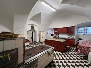 Cucina o angolo cottura di Charming Castle in Austria
