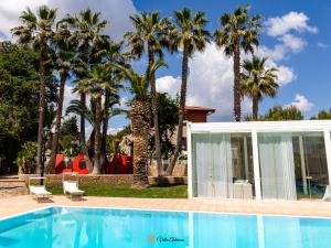 Bazén v ubytování B&B Villa Adriana nebo v jeho okolí