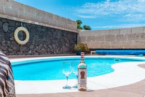 Bazén v ubytování Villa with pool in Madroñal Fañabe, Costa Adeje nebo v jeho okolí