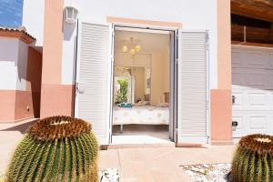 Fotografie z fotogalerie ubytování Villa with pool in Madroñal Fañabe, Costa Adeje v destinaci Adeje
