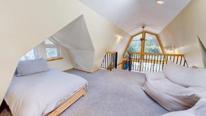 Postel nebo postele na pokoji v ubytování Ketchum Cottage + 27 fotografií