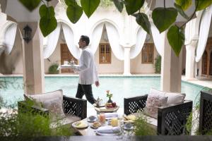 Nápoje v ubytování Almaha Marrakech Restaurant & SPA