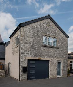 Budova, kde se prázdninový dům nachází