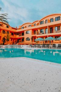 Bazén v ubytování Unsal Hotel nebo v jeho okolí