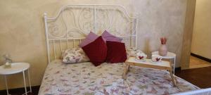 Postel nebo postele na pokoji v ubytování Romantic Stay in Tivoli
