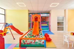 Zdjęcie z galerii obiektu Crotiria Beach - Aparthotel w mieście Pomorie