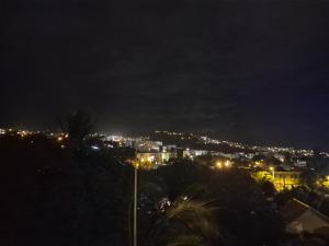 Fotografija u galeriji objekta Mont-Vert exotique - Calme - Vue et PARKING u gradu Sen-Pier