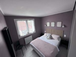 Posteľ alebo postele v izbe v ubytovaní Beau T3 avec terrasse, proche du centre, climatisé, à 10 min des Thermes - Balaruc-les-Bains - FR-1-503-136