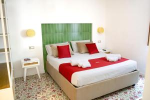 Postel nebo postele na pokoji v ubytování Alya Rooms + 15 fotografií
