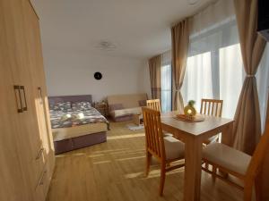Postel nebo postele na pokoji v ubytování Apartman SANJALICA Divčibare