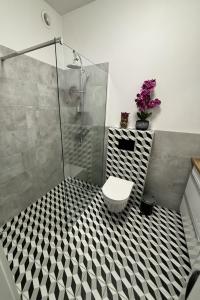 Kúpeľňa v ubytovaní GARBARY Old Town LUX Apartment 106, self check-in 24h, free parking