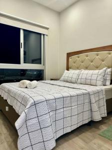 Postel nebo postele na pokoji v ubytování Piso 21, Vista Privilegiada, Forum Molas + 37 fotografií