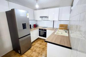 Fotografie z fotogalerie ubytování Maison côtière aux Anses-d'Arlet avec vue mer et jardin v destinaci Les Anses-dʼArlets