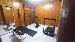The fitness centre and/or fitness facilities at Villa Magnolia