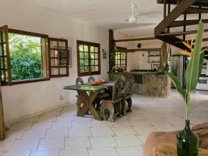 Φωτογραφία από το άλμπουμ του Casa frente ao mar σε Παρατί