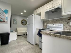 Dapur atau dapur kecil di Annas Peaceful Mini Luxury Suite