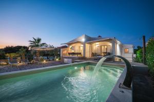 Bazén v ubytování Holiday Home Pisačić nebo v jeho okolí
