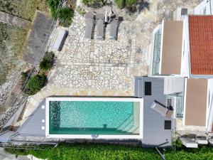 Bazén v ubytování Holiday Home Pisačić nebo v jeho okolí