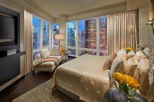 Postel nebo postele na pokoji v ubytování Mandarin Oriental, New York