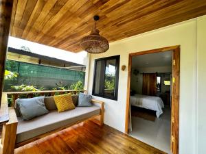 Cama o camas de una habitación en Almendros Eco-Villas