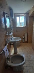 A bathroom at CAPERCIA home