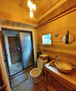A bathroom at Hospedaje Rancho La Joya