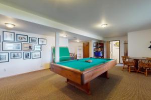 Billardbord på Eastside Beachside Greenbank Getaway