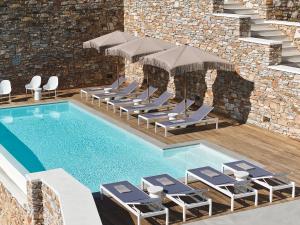 Бассейн в Eutopia Suites Sifnos или поблизости