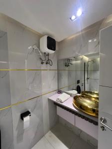 Bathroom sa Austra Villa Maitama Abuja