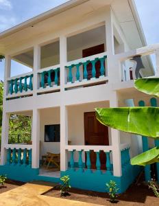 Apartments at Los Delfines Little Corn的阳台或露台