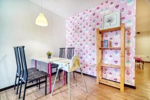 TV a/nebo společenská místnost v ubytování Snooze Hotel