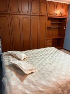 Excelente casa céntrica客房内的一张或多张床位