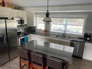 Η κουζίνα ή μικρή κουζίνα στο Hidden Treasures - RV friendly