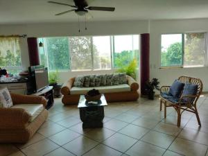 Foto dalla galleria di Casa Minimalista Bosques- 3 pisos a Oaxtepec Altre 16 foto