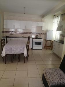 Η κουζίνα ή μικρή κουζίνα στο Apartamento conveniente en zona céntrica