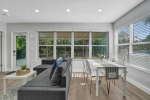 Χώρος καθιστικού στο The Back Wave Luxury Home