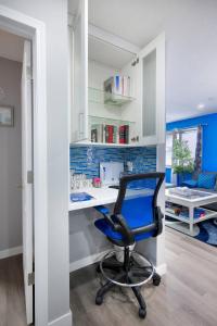 Fotografie z fotogalerie ubytování 240 Spacious Modern Home W Ac v destinaci Calgary