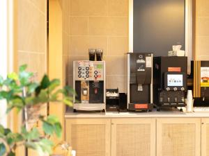 Příslušenství pro přípravu čaje a kávy v ubytování Super Hotel Premier JR Nara Eki