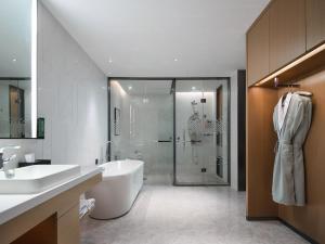 Vannituba majutusasutuses Hampton by Hilton Shenzhen Longhua Qinghu