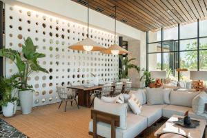 Hotel Indigo Grand Cayman by IHG的休息区