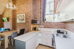 Una cocina o kitchenette en Gables 13 of 2 Clyde Street