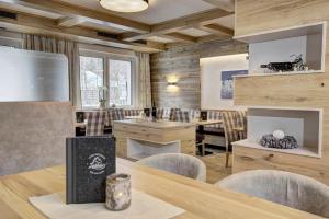Posedenie v ubytovaní Hotel-Restaurant Bike&Snow Lederer