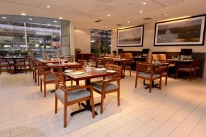 Zona de estar de Holiday Inn Santiago - Airport Terminal by IHG