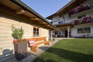Vrt ispred objekta Hotel Garni Bavaria