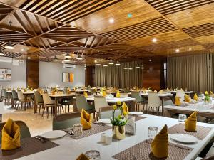 Un restaurant sau alt loc unde se poate mânca la VITS Satyajeet Karad