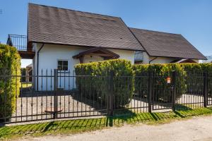 Budova, v ktorej sa dovolenkový dom nachádza