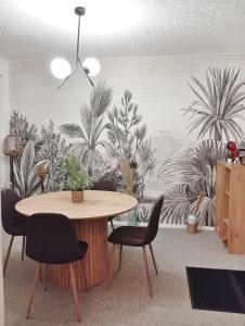 Fotografie z fotogalerie ubytování ROOMS HOME CSM Suite privée avec terrasse et Suite privée 2 chambres jusqu'à 3 chambres et 1 à 8 personnes v destinaci Charly-sur-Marne