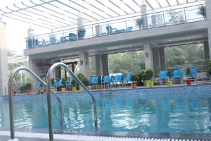 Bazén v ubytování Sea Resort !! 500 Metre Dheusagar Park !! New Digha !! Pet Friendly !! nebo v jeho okolí