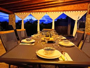 Fotografie z fotogalerie ubytování Holiday Home Marko with football field v destinaci Drniš